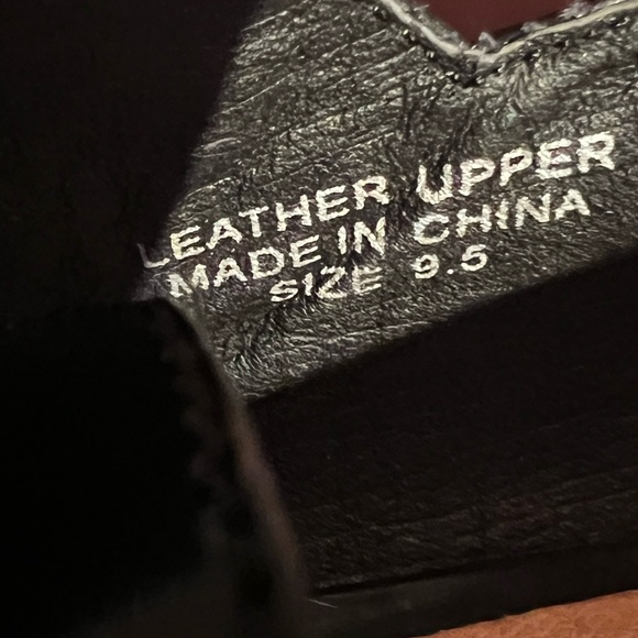 Pure Navy Brand, high end shoe,9.5, patent and buttery black leather, adj buckle - Picture 6 of 14